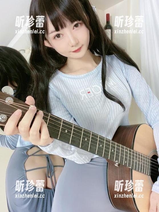 51酱的学姐cos图册，拼命拍完能算毕业考吗？