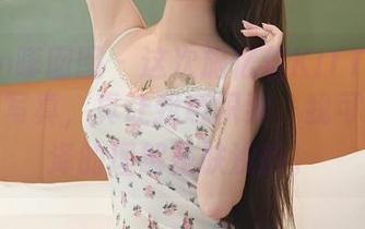 Feilin嗲囡囡 – 这次施忆佳KITTY的油亮私房写真，真让我意识到，我可能对光泽的理解是肤浅的。