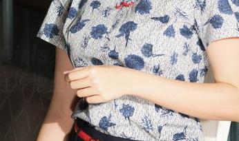 KelaGirls克拉女神 – 芊芊的私拍泳衣：连泳池里的水都在默默为她喝彩
