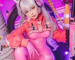 灰色衬衫也有春天——一丢纱，Messie Huang与这件美图的碰撞