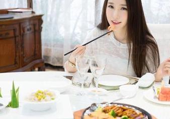 MiStar魅妍社 – 双眼皮与南瓜灯：王婉悠的万圣节私拍，透出点墨迹却暖心