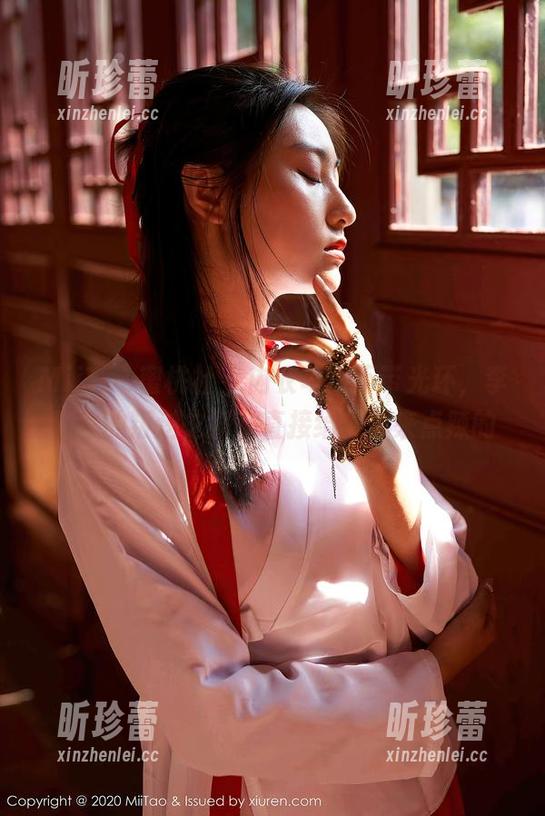 MiiTao蜜桃社 - 内衣写真不带光环，李梦婷的叛逆之路，直接给身形来点辣的