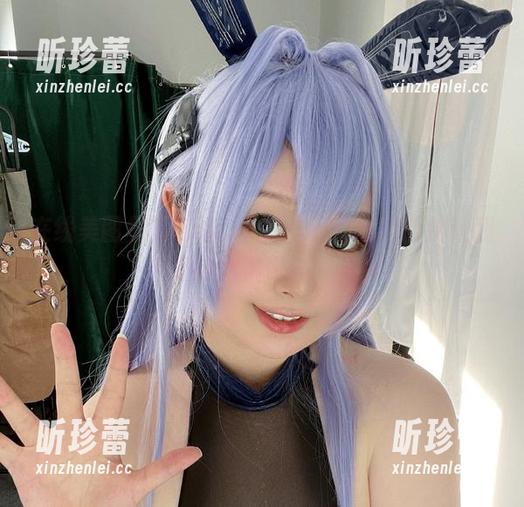 在线美图里的PAKI草莓酱，自恋的自拍让我手里的冰淇淋都化了…