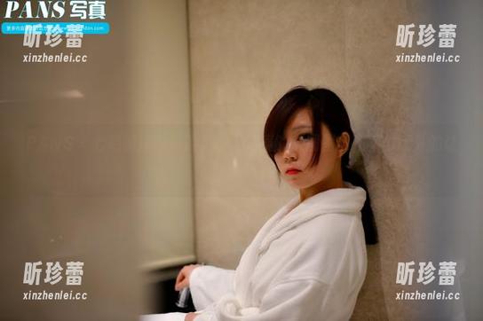 PANS-七月 PANS - 七月的泳池探险:那份饱满的美图图集,不出意外的让人目不转睛。