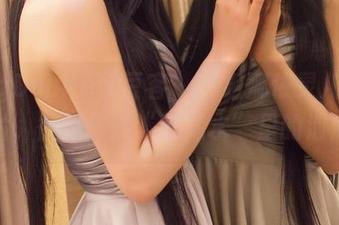 QingDouKe青豆客 – 一组娜依灵儿的照片，微妙得像“死库水”里的泡泡