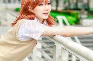 Sally Dorasnow在原图中穿棉袜，那颗小心脏渐渐软化，是时候安静欣赏啦