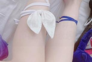 免费Seele麦麦的圣诞写真就像我想吃的冰淇淋，不低头估计永远也吃不到