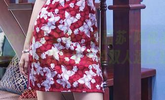 TouTiao头条女神 – 古丽苏·阿依木和另一位主角，高清图包里的双人逗比时刻！