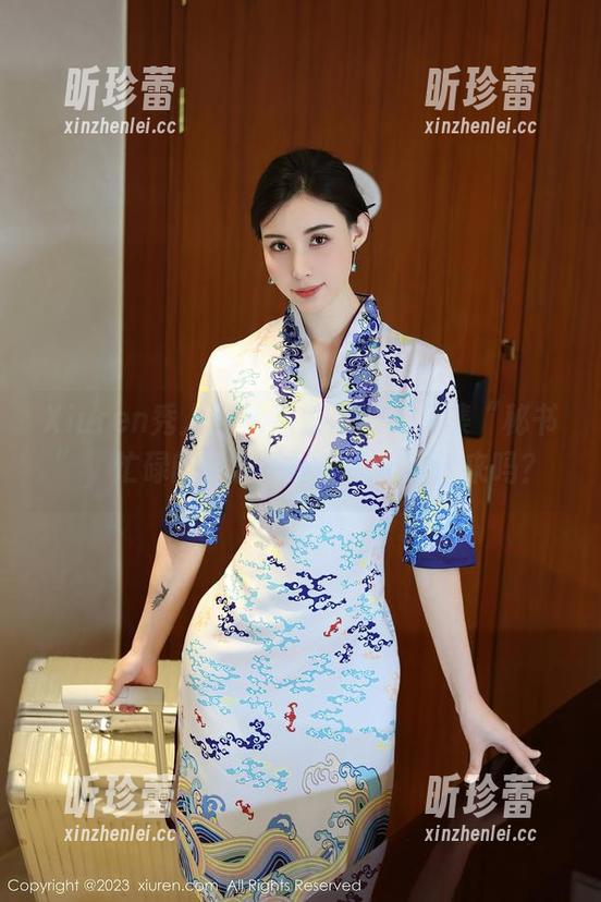 Xiuren秀人网 - 唐翩翩的写真集“秘书”，忙碌的外表下她真的忙得过来吗？