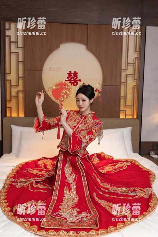 Xiuren秀人网 - 精选原图，小Kiki教你如何用职业装，轻松突破“只会打卡”的界限！