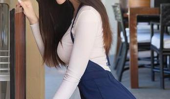 Xiuren秀人网 – 看小嘉敏：美足精选，两只脚的逆袭之路。