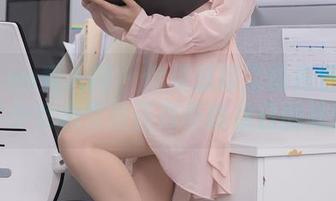 Xiuren秀人网 – 你见过镂空的高清壁纸吗？少女心雪雪正在奏响秋日的晚歌。
