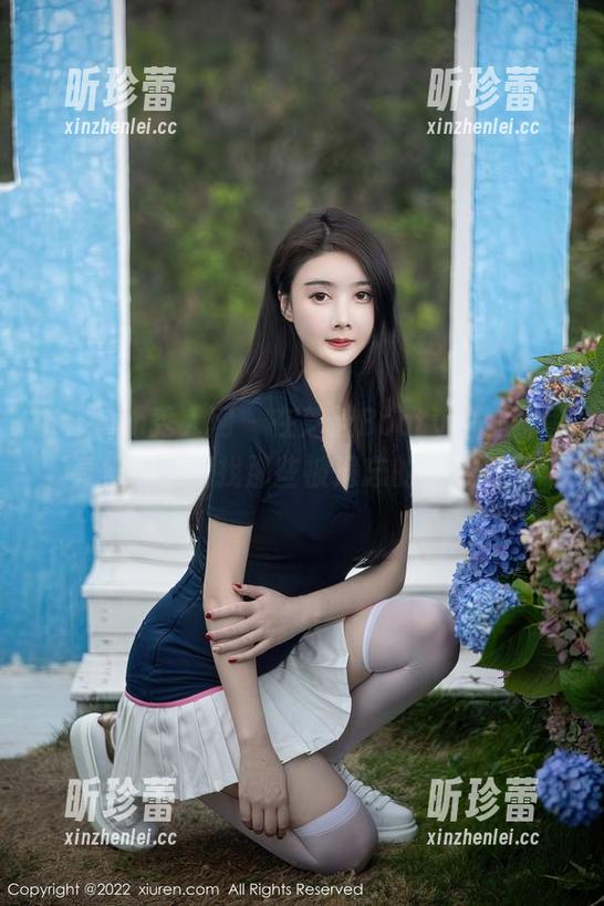 Xiuren秀人网 - 在芝芝Booty的校园写真集中，找找那些被遗忘的青春气息