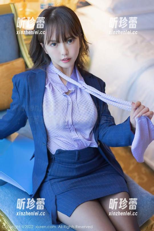 Xiuren秀人网 - 雨儿baby的天台梦游：新写真集更新，记得抓紧扶好哦！