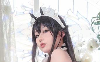 七七娜娜子：把想象中的秘书壁纸全搬到你屏幕后面去