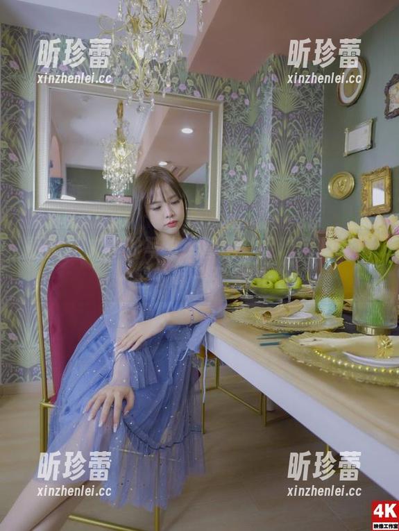 丽柜 - 文静的写真大冒险：足球宝贝与渴望的每一张美图