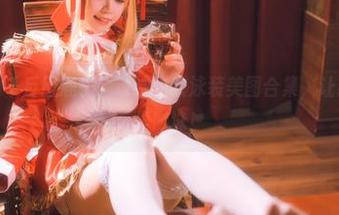 游泳池边的千反田鹿子，罩纱豹纹泳装美图合集，让我差点想去学游泳！
