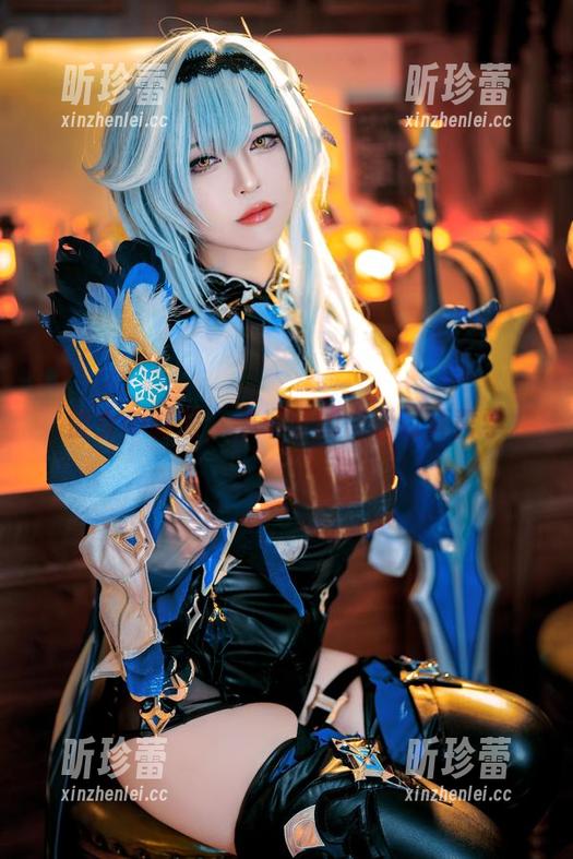 半半子 彼女の制服,半半子的怪诞写真哲学