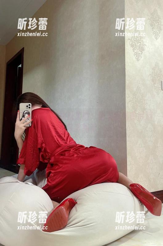 奶宝妹纸 微密圈 - 奶宝妹纸来啦:秘书的秘密高清写真揭示
