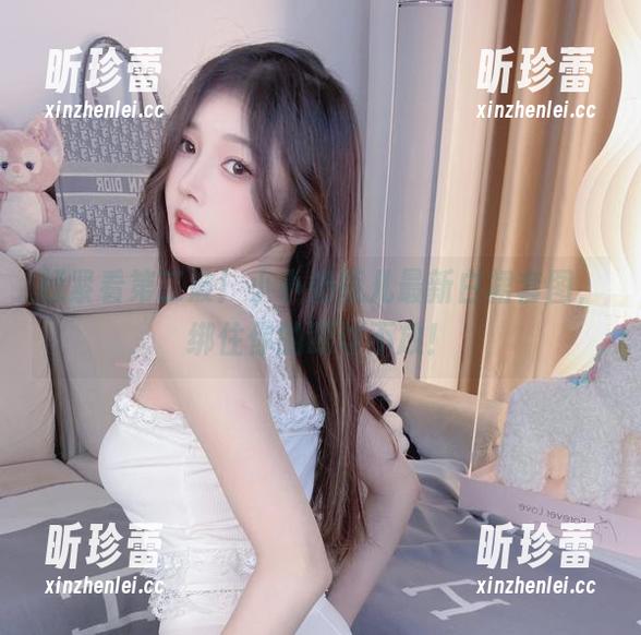 赶紧看第二波！小小奶瓶儿最新白裙套图，绑住你的眼球不放！