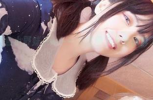 让我们聚焦小野妹子w——女友图集又要刷屏了，对吧？