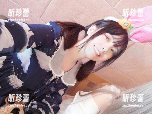 让我们聚焦小野妹子w——女友图集又要刷屏了，对吧？