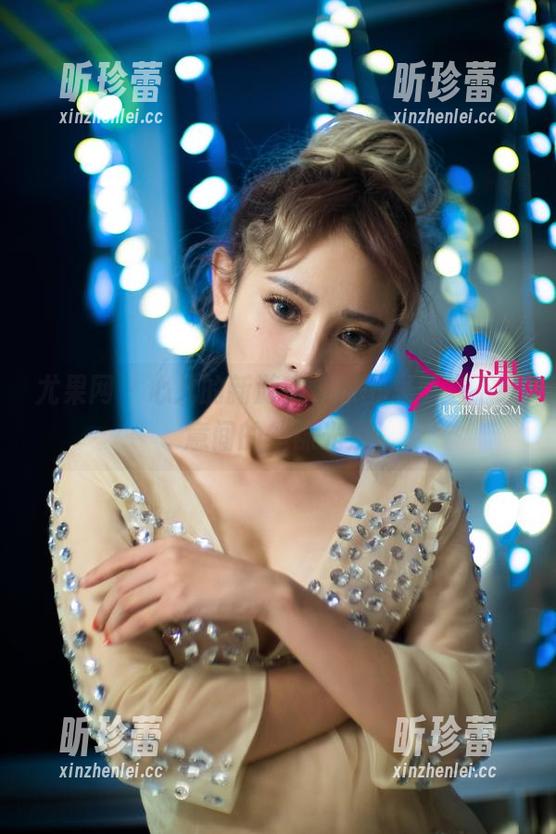 尤果网 - 心儿的新游戏，原图里那些不经意间的丝袜光景