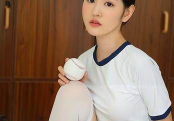 尤蜜荟 – 龙女宝宝穿棉袜了？免费的图册开箱