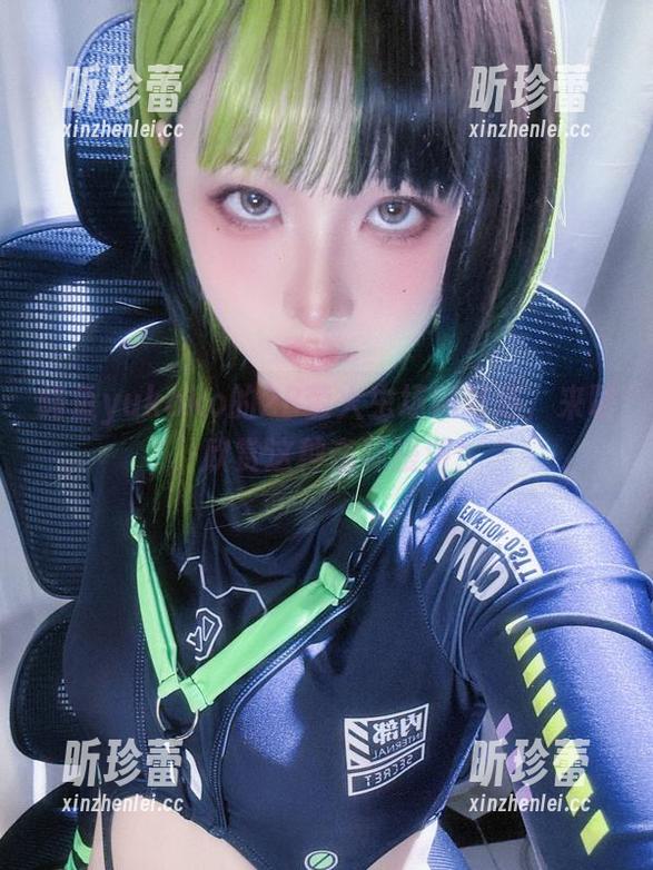 屿鱼yukako的2B萤火虫场照精选，来吧，欣赏这种奇异漫游！