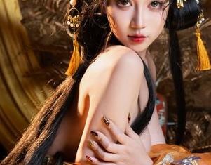 年年Nnian又来了，这次的CyberGirl私拍真让人想问：“她的香水用的是什么？”
