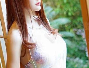 推女神 – 小心！施忆佳Kitty酱的私拍图集，腿长得太犯规，看得我心乱如麻…