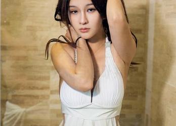 推女郎 – Lina穿红裙，图库精选标语：我愿意为她与秋叶共舞！