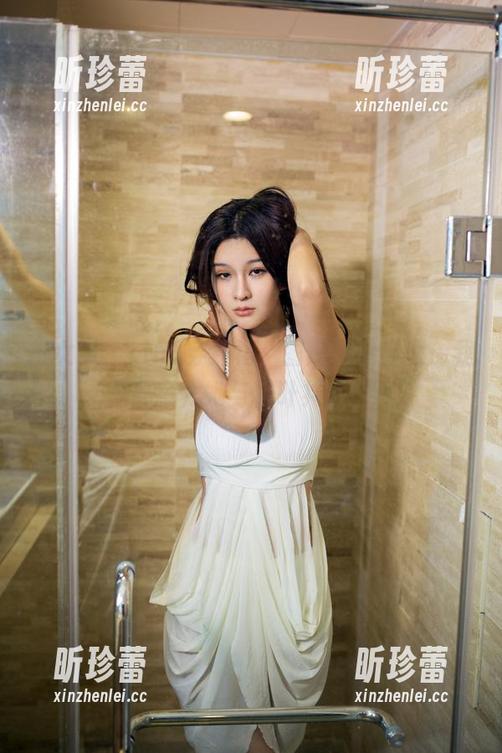 推女郎 - Lina穿红裙，图库精选标语：我愿意为她与秋叶共舞！