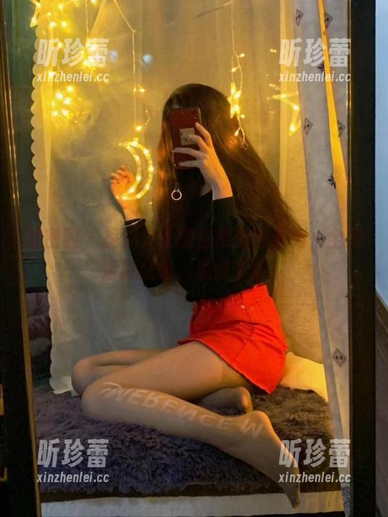 微密圈 - 提袜少女微信朋友圈系列，全集清新脱俗，免费下载！