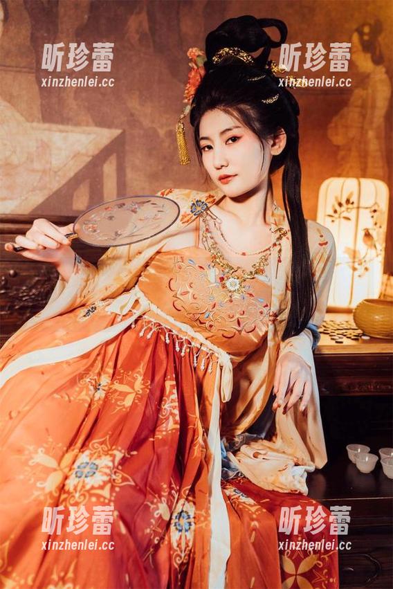 礼服全集，星澜想来杯珍珠奶茶：这衣服分分钟让人以为她是个公主。
