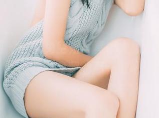 果团网 – 酸酱兔空姐写真，大概是最让人想去网盘翻的那一款吧