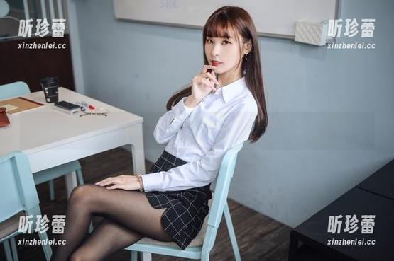 从泥泥汝的写真中领略蕾丝的“缠绵”，差点忍不住想入非非。