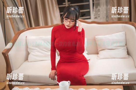 看洛璃LoLiSAMA的第一次约会私拍，似乎有点太可爱了吧？
