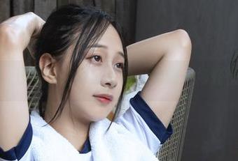 原图来临：浅安安的夏日写真，宛如一场轻快的晨跑。