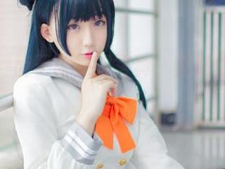 来自浅野菌子的裸足写真，壁纸你敢用吗？