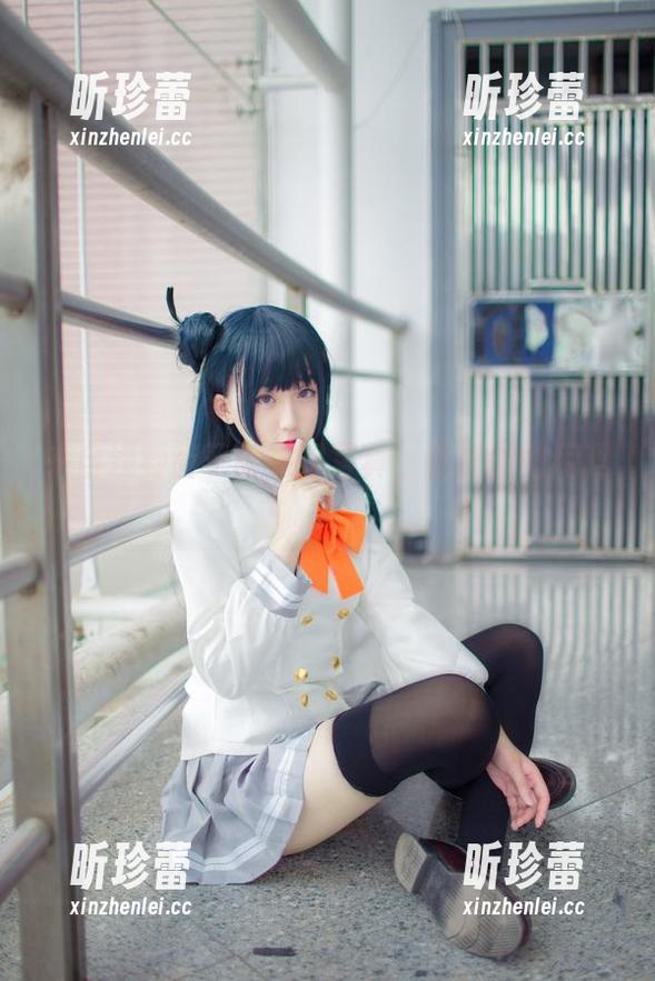 来自浅野菌子的裸足写真，壁纸你敢用吗？
