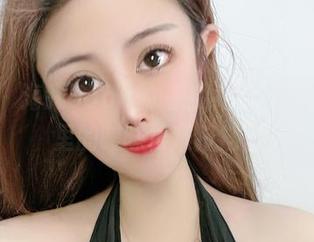 微密圈 – 海豚baby的露脸瞬间，连体衣私拍里的暧昧很难抵挡。