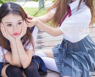 爱蜜社 – 福利派对开场，乐乐Mango的一双美脚随时可能“跑路”！