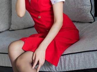 爱蜜社 – 艾玛，李李七七喜喜的泳池作品，一不小心成了我的心头好！