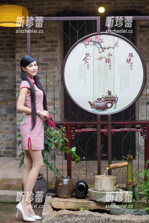 爱蜜社 - 只需一张杨晨晨sugar的制服图，就能拯救无趣壁纸库