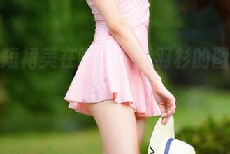 有人问短裙美在哪里，王羽杉的图包给你答案