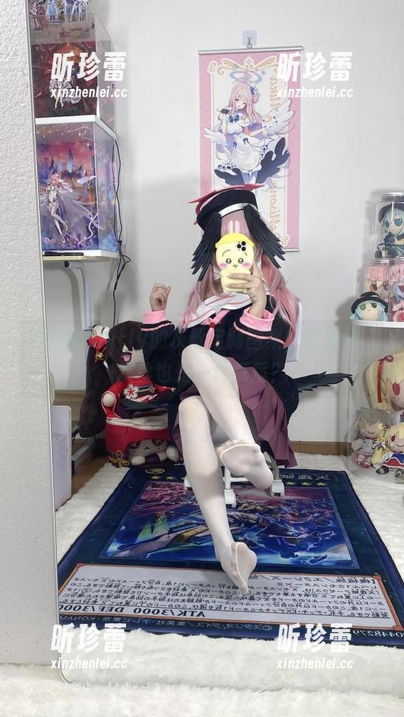 看白栎Shirly的灰丝定制图集，我是说，灰丝也是一种气质？