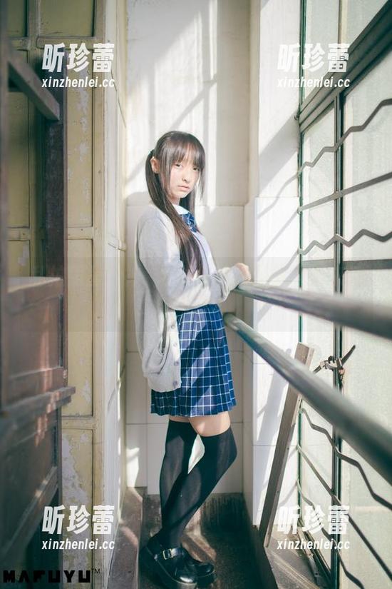 神楽坂真冬 私拍照里,神楽坂真冬和约尔太太都来争风头了!