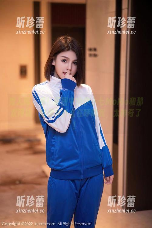 秀人网 - 看！原图中的伊小七MoMo和那双网袜，好像有什么在呼唤我，太神奇了！