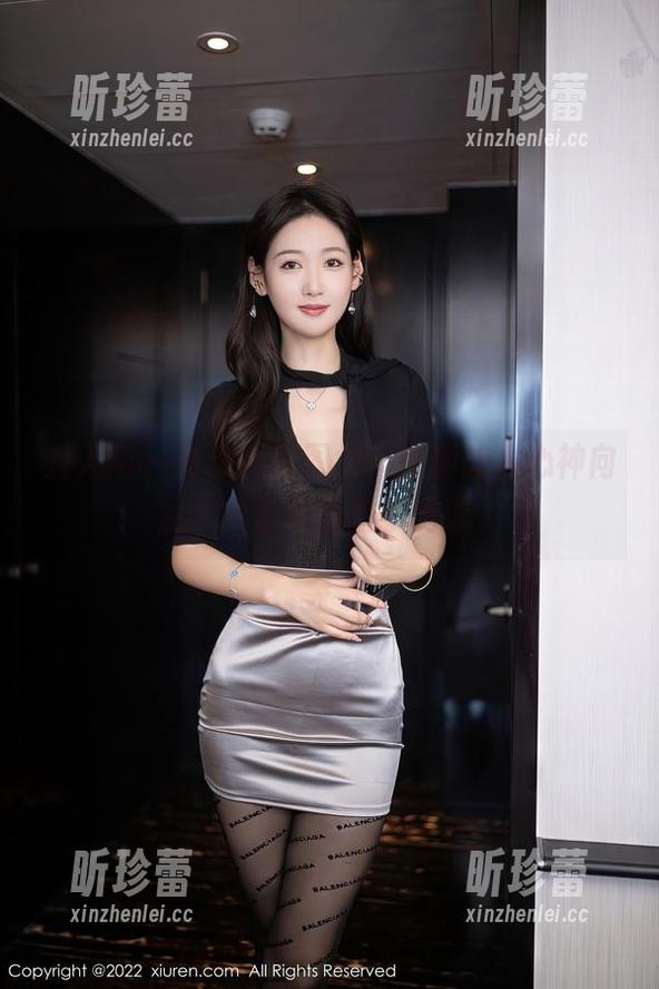 秀人网-俞漫 秀人网 - 俞漫网袜图包,悄悄让人心神向往,欲罢不能的小诱惑。